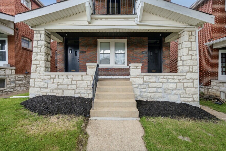 Building Photo - 5055 Lindenwood Ave