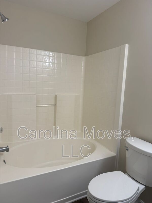 Building Photo - 210 Morell Dr