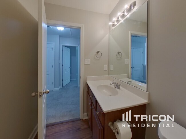 Building Photo - 506 Glencroft Dr