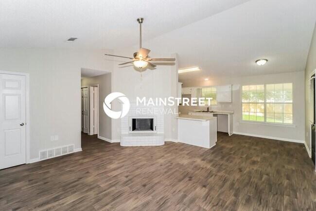 Building Photo - 3 Bedroom Pet-Friendly Home in Millington, TN with Main Street Renewal