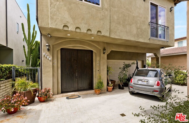 Building Photo - 2027 Butler Ave