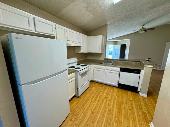 Building Photo - 4630 Croker Ridge Rd
