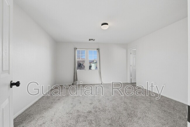Building Photo - 125 Snow Dome Ave