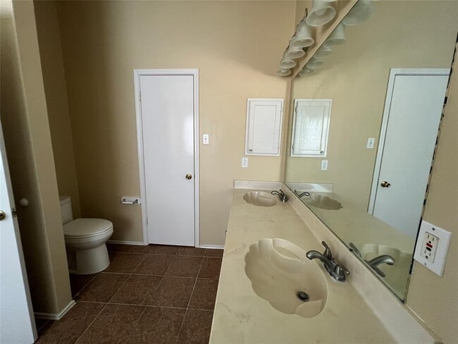 Building Photo - 8411 Tamayo Dr