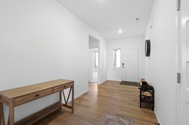 Building Photo - 10813 N Beaverhead Rd