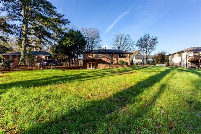 Building Photo - 2663 Hicks Rd