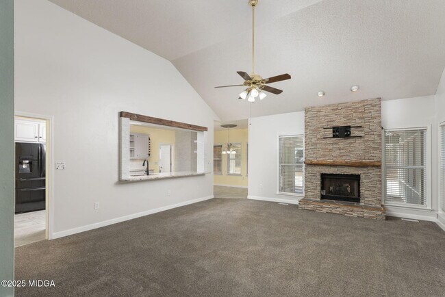 Building Photo - 108 Van Dyke Cove