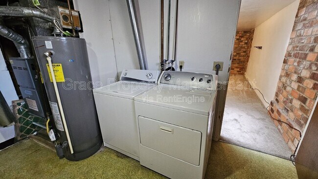 Building Photo - 8151 W Evans Ave