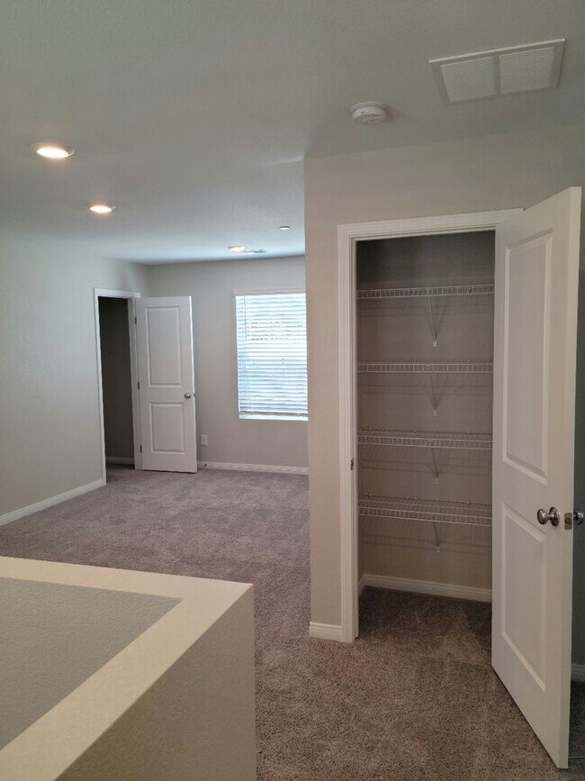 Building Photo - COMING SOON! NICE 4 BEDROOM HOME IN CENTENNIAL HILLS-NORTHWEST AREA!!!