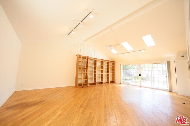 Building Photo - 7309 Asman Ave