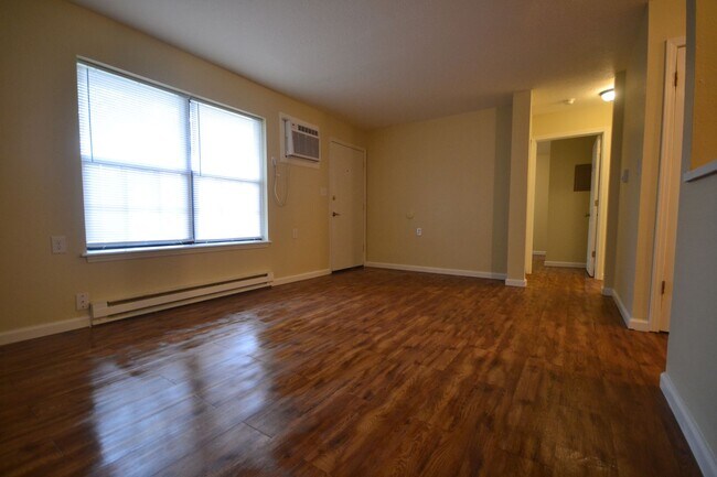 Building Photo - Dogwood Apartments