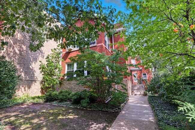 Building Photo - 935 Judson Ave