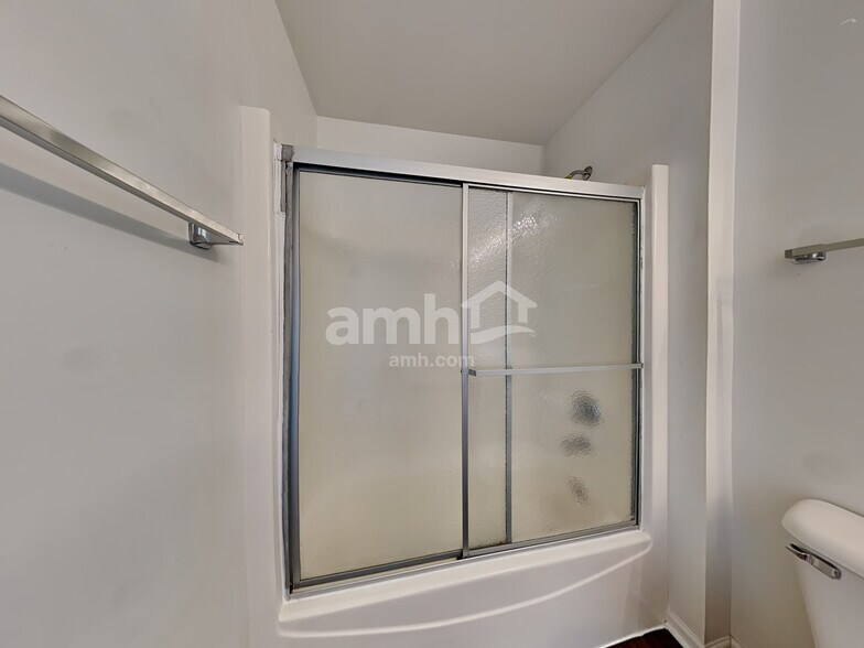 Building Photo - 1350 W Crane View Ct