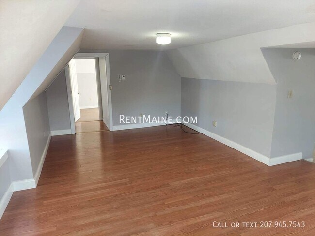 Building Photo - 13 Front St