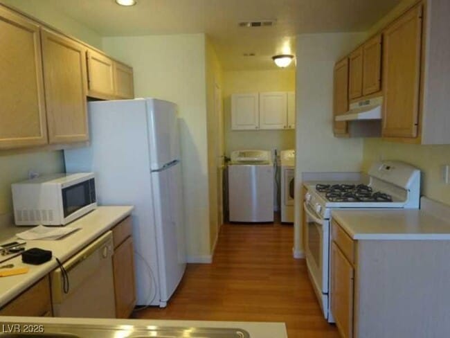 Building Photo - 8201 Distant Star