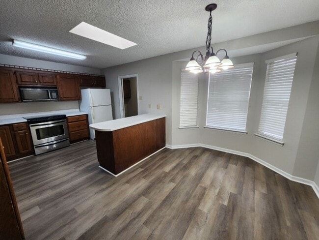 Building Photo - 15 Honey Locust Ct