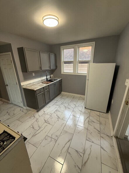 Building Photo - 3906 Catalpa St