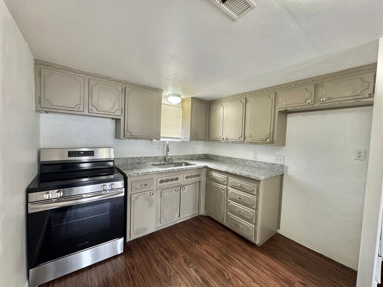 Building Photo - 442 Babb Dr