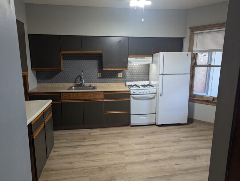 Building Photo - 410 Tyson Pl