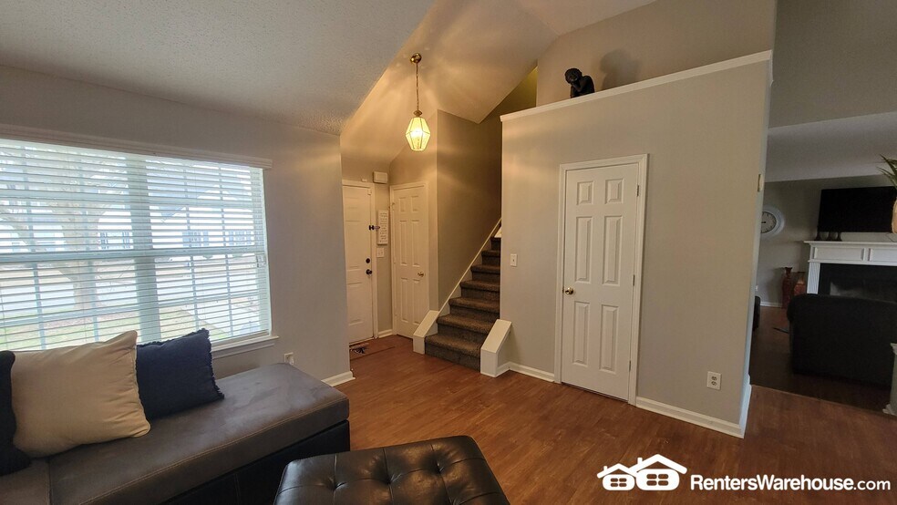 Building Photo - 3045 Stonebridge Creek Dr