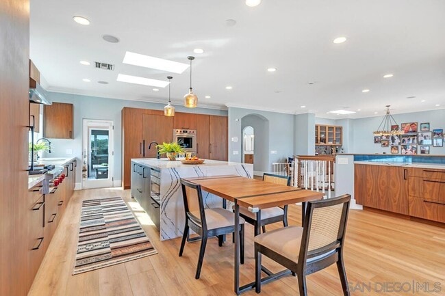 Building Photo - 7564 Navigator Cir