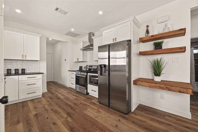 Building Photo - 1311 E 35th St