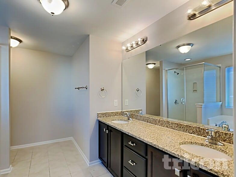 Building Photo - 519 Knothole Ln