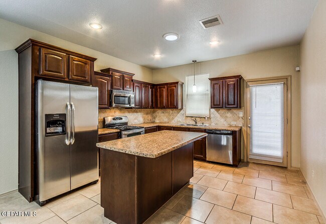 Building Photo - 14289 Desert Sky Dr