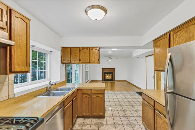 Building Photo - 3224 Bremerton Ln