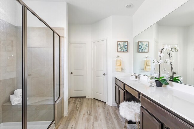 Building Photo - 1650 Chart Dr