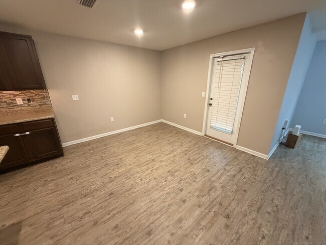 Building Photo - 9470 Lutoo Ln