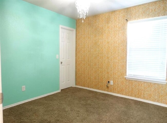 Building Photo - 3416 Chester Terrace