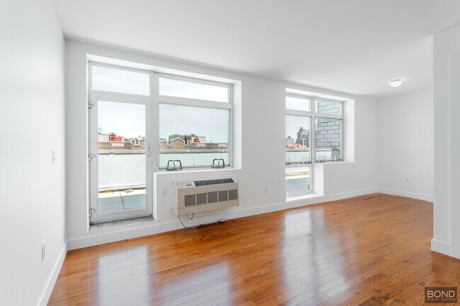 Building Photo - 12-22 30th Avenue