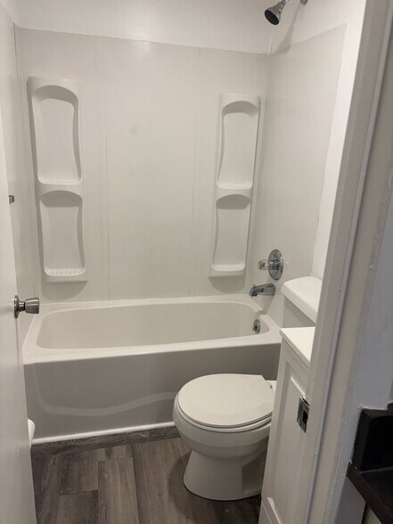 Building Photo - 1206 Brookside Ave