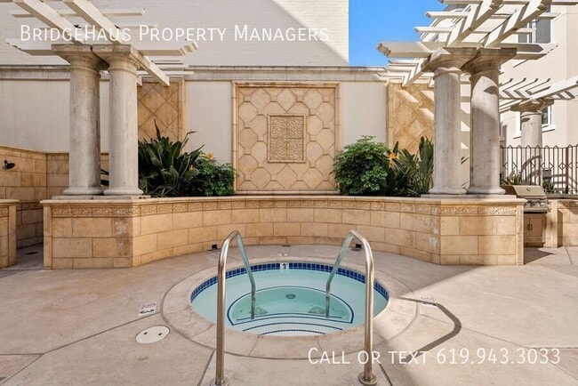 Building Photo - 655 Columbia St