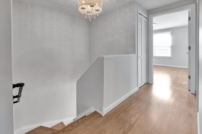 Building Photo - 41705 Broquet Dr