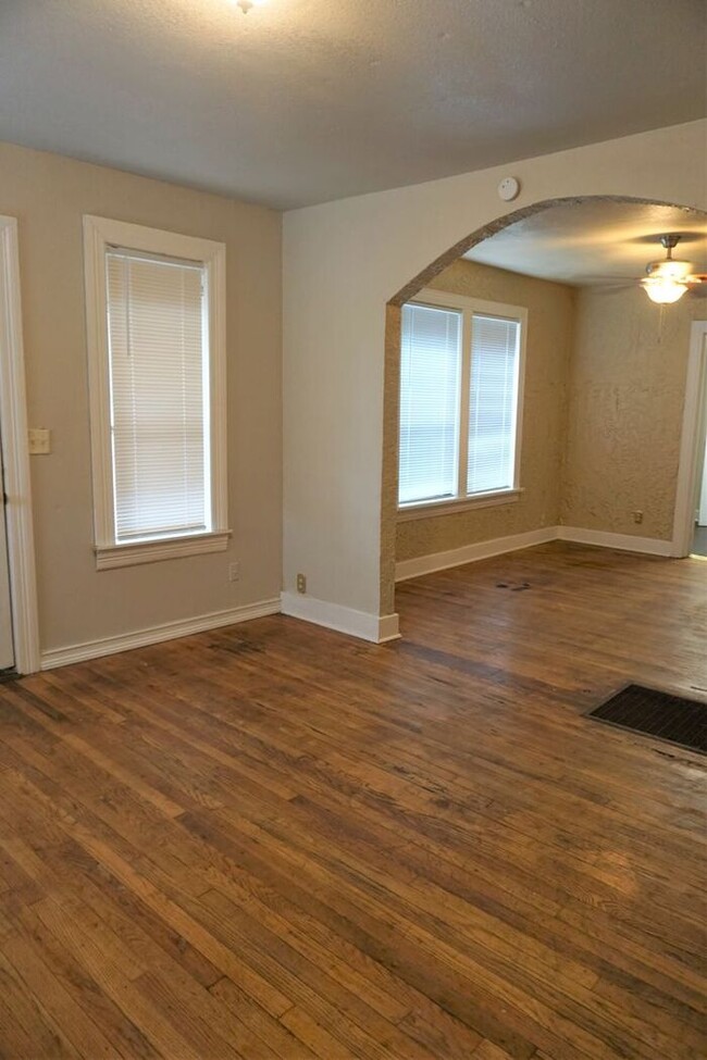 Building Photo - 1 Bed 1 Bath in the Gast Height in NE OKC