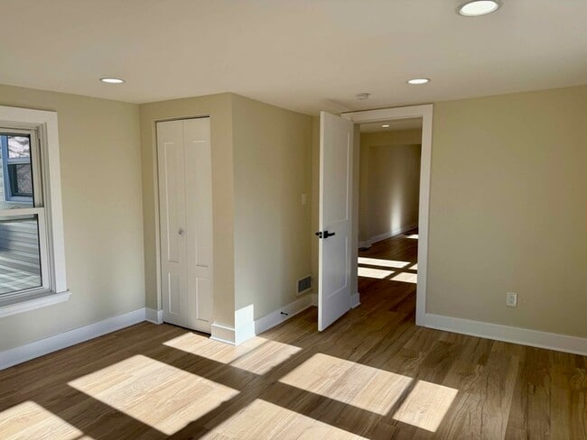 Building Photo - Beautifully Renovated 3 Bed 1 Bth Home in Webster Schools