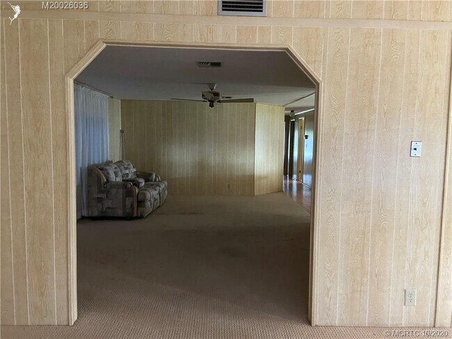 Building Photo - 7777 SE Continental Dr