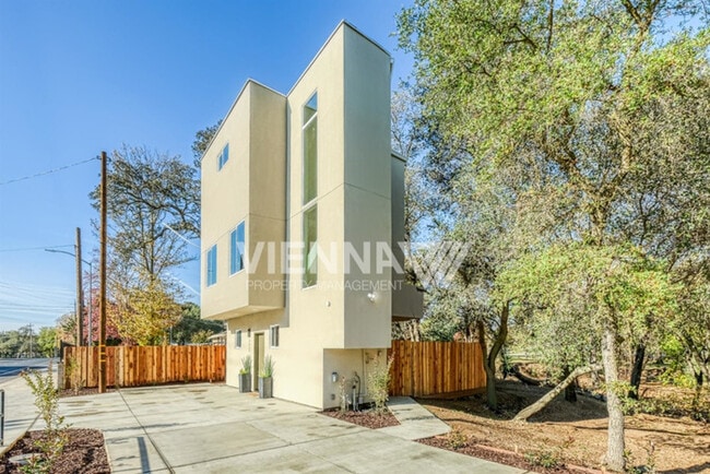 Building Photo - 7437 Antelope Rd