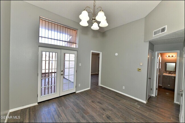 Building Photo - 6023 Bridalveil Dr