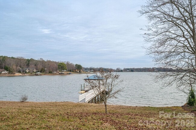 Building Photo - 4626 Little Creek Dr