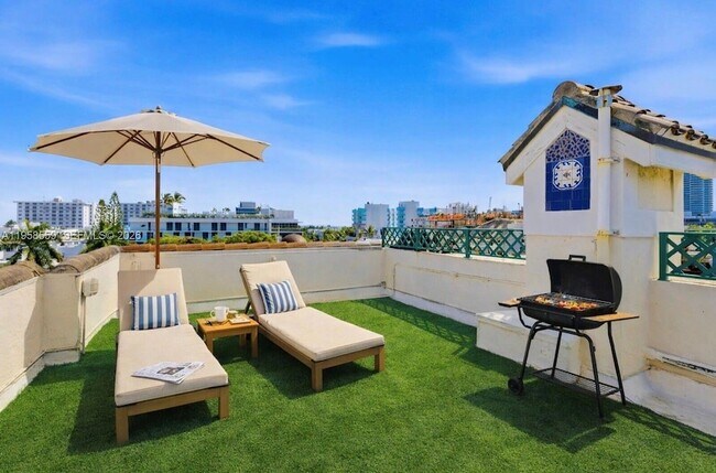 Building Photo - 300 Euclid Ave