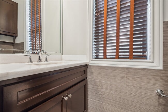 Building Photo - 4715 Jackson St