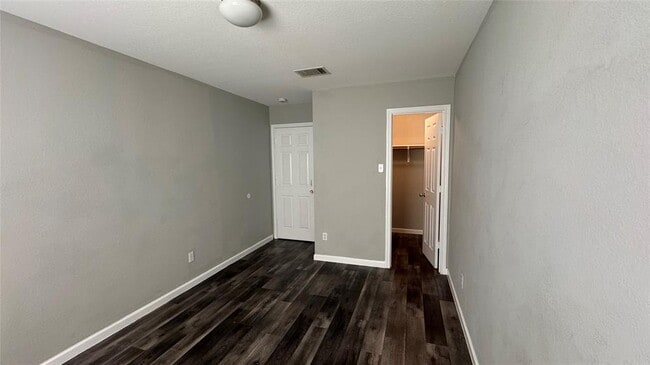 Building Photo - 5605 Clyde Ln
