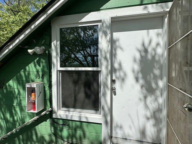 Building Photo - 130-142 Underhill Drive