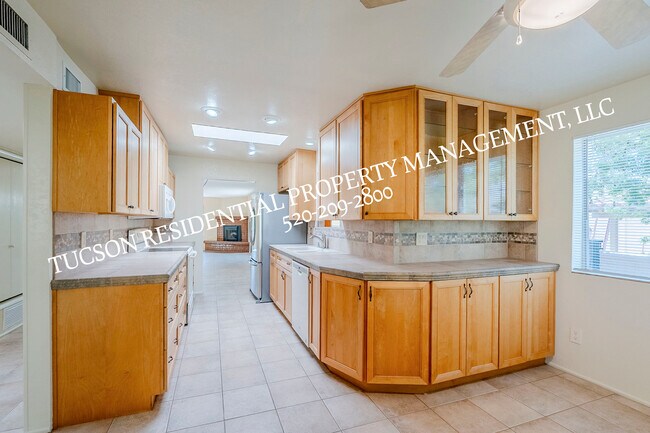 Building Photo - 5084 N Camino Del Lazo