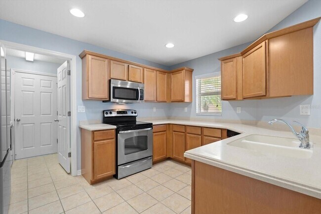 Building Photo - 6018 Oak Mill Terrace