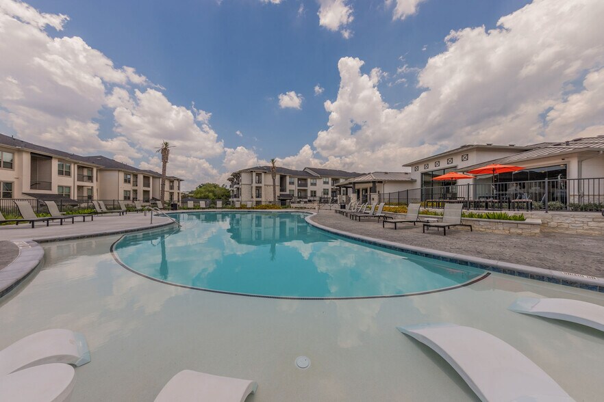 Palmetto Pointe 4835 USAA Blvd San Antonio TX 78240 Apartment Finder