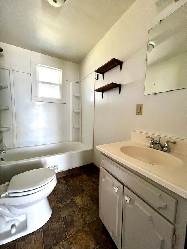 Building Photo - c1604